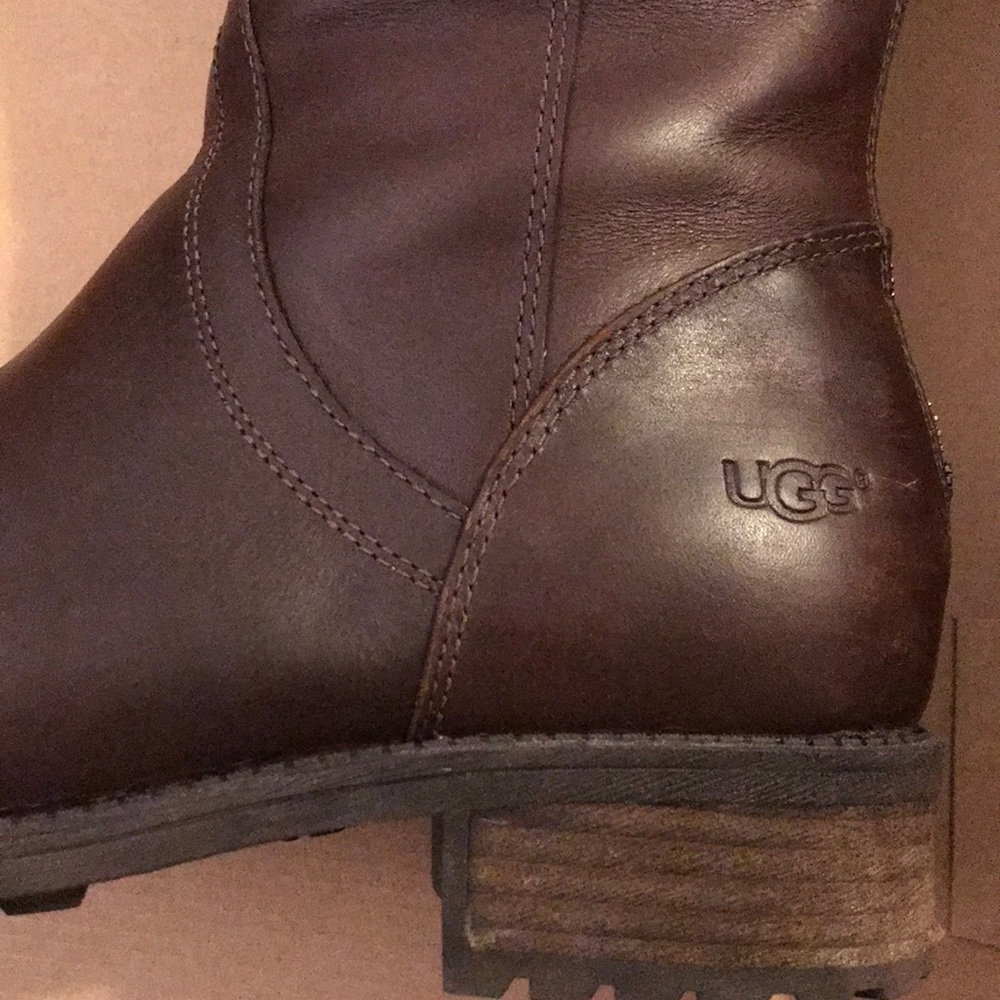UGG Women’s Seldon Boot